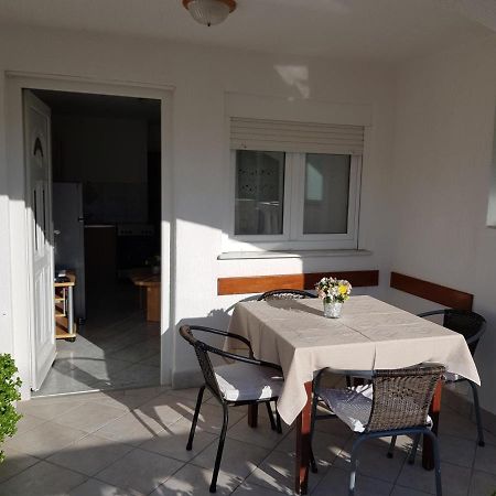Apartament Astra Vir Zewnętrze zdjęcie